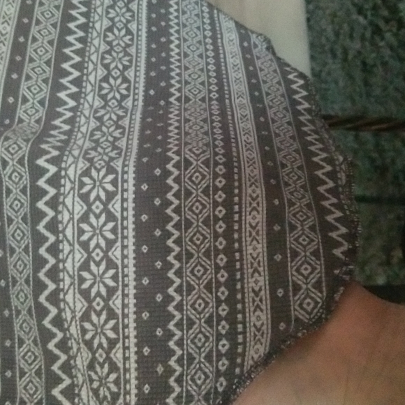 Old Navy white and grey winter thermal - Picture 4 of 5